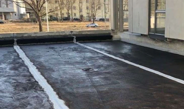 ASOL FE 14 liter_på byggeplads.JPG ASOL FE Coating og primer. 14 ltr./dunk