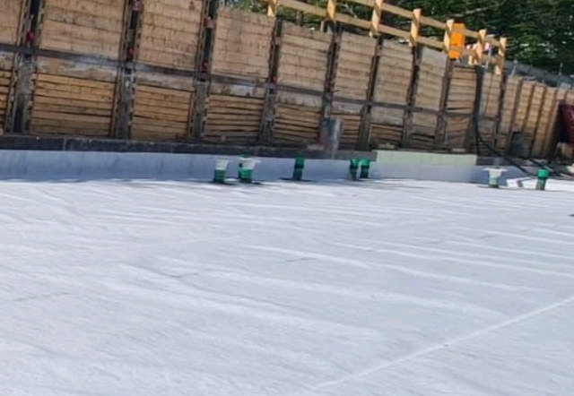 Dualproof A_ byggeplads_2.jpg Dual Proof A 1,5x20 m. Vandtætningsmembran TPO