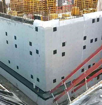 Zemseal_membran på væg.JPG Zemseal Standard 05. Tykkelse 0,8 mm. Før-monteret