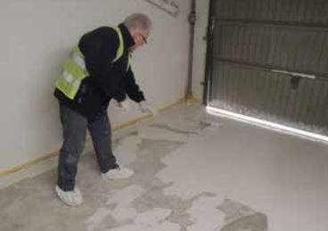 asodur SG2_påføring.JPG Asodur SG2. Damp- og radonbarriere. 0,6-1,0 kg/m²