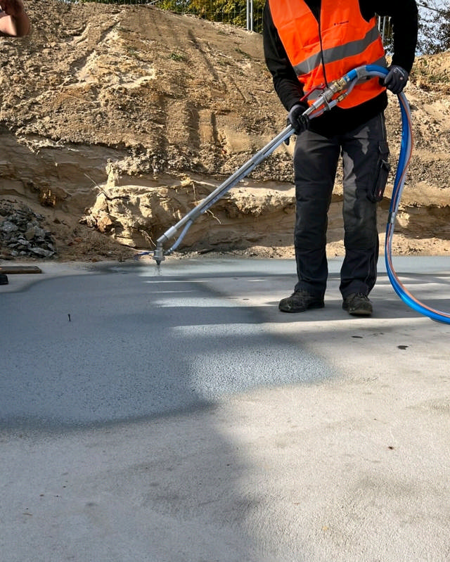 Aquafin RB400_på byggeplads_1.jpg Aquafin RB400. Rapid Polymer-membran 2,4 kg/m²