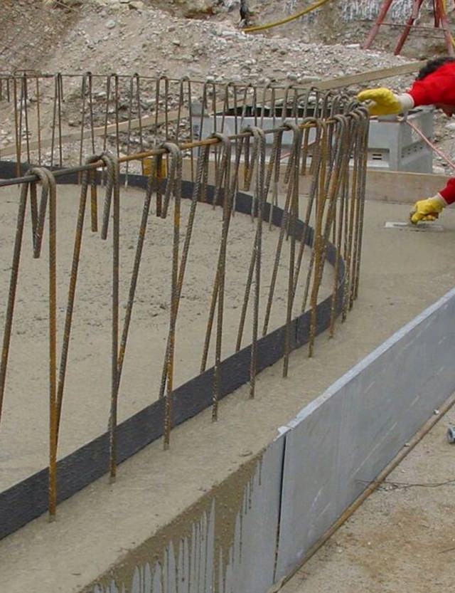 Cemflex VB_på byggeplads.jpg CEMflex VB fugeblik 150x1,25 mm. L=2 m. 100 m./ks