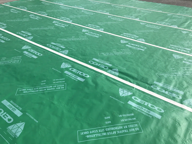 GB600 udlagt.jpg Gas- og radon membran. 2 x 50 meter. T = 0,6 mm