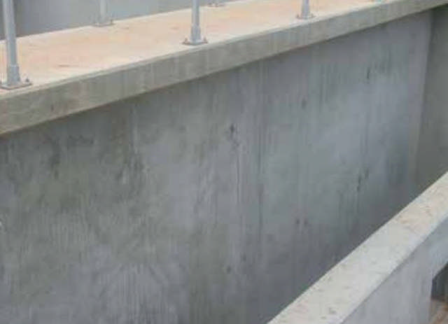 Aquafin 1K_på væg.JPG Aquafin 1K - Vandtætningsmembran 3,5 - 4,5 kg/m²