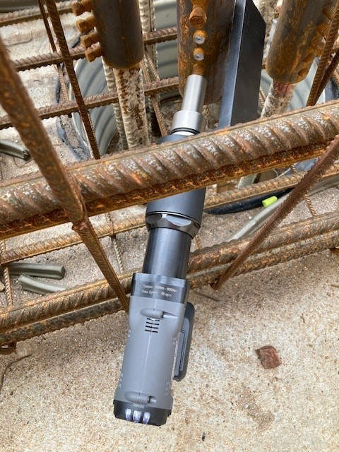 MBT HTC 900 3.jpg Gearnøgle til knækbolte m/2 batterier og 1 lader