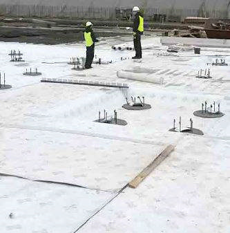 Zemseal_membran på bundplade.JPG Zemseal Standard 05. Tykkelse 0,8 mm. Før-monteret