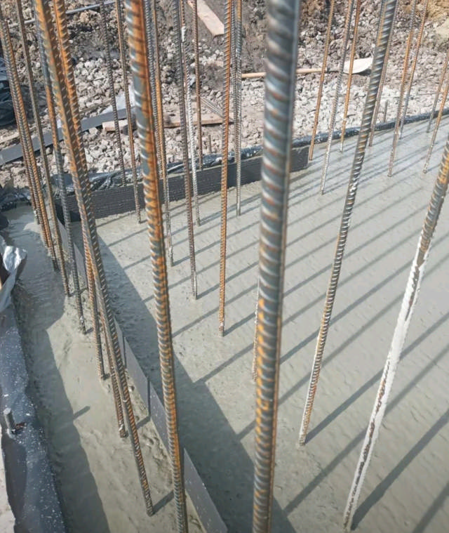 cemflex vb i støbning.jpg CEMflex VB fugeblik 150x1,25 mm. L=2 m. 100 m./ks